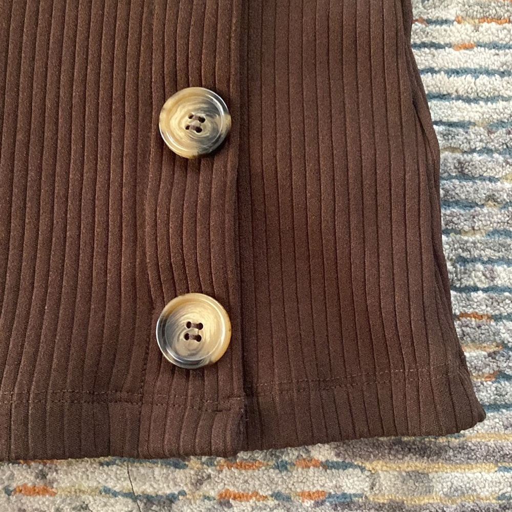 H&M Button Down Top - Picture 2 of 5